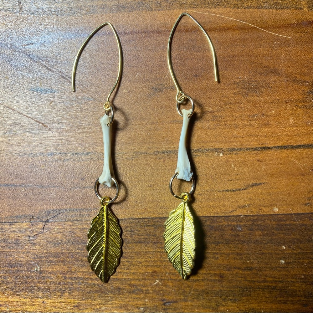 Squirrel Femur Bone Leaf Gold Earrings - Picture 2 of 8